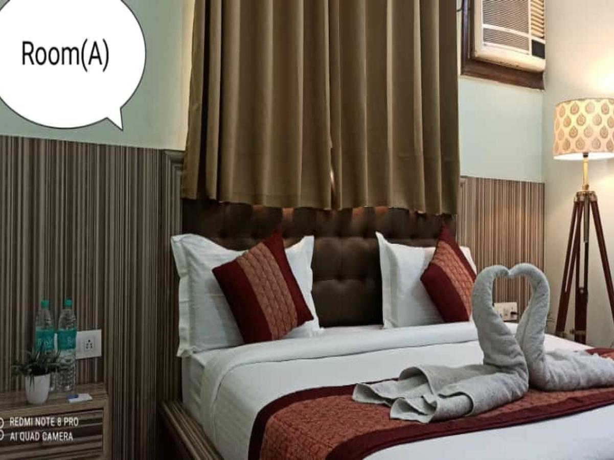 Oyo 74401 Aster Garden Suites Delhi  Dış mekan fotoğraf