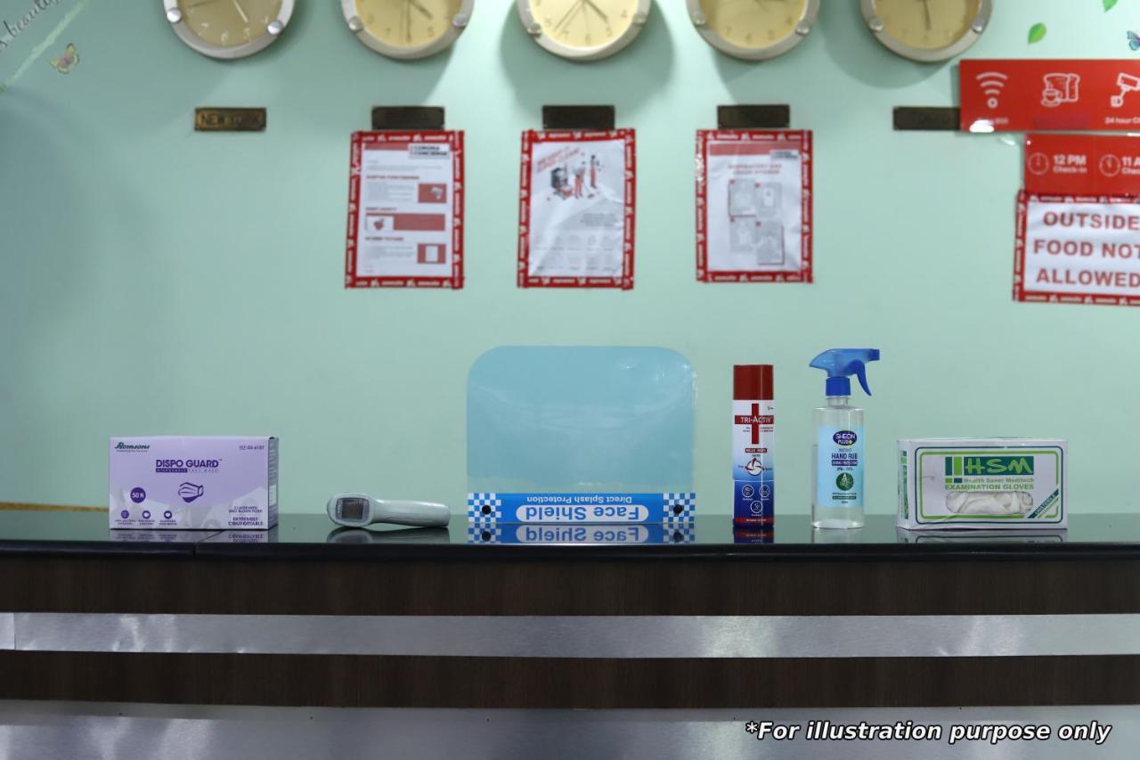 Oyo 74401 Aster Garden Suites Delhi  Dış mekan fotoğraf
