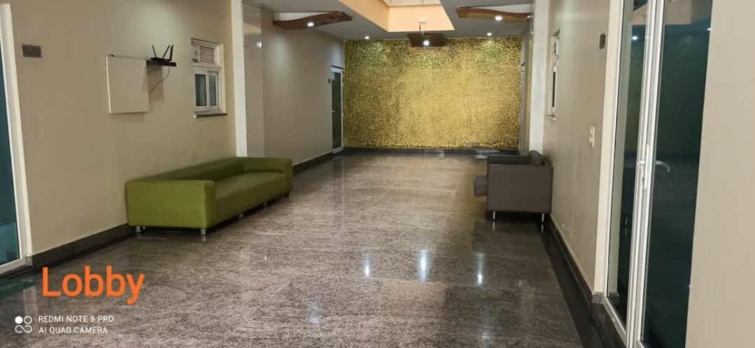 Oyo 74401 Aster Garden Suites Delhi  Dış mekan fotoğraf