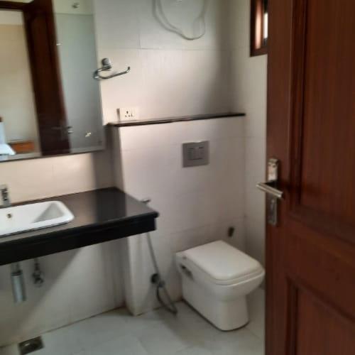 Oyo 74401 Aster Garden Suites Delhi  Dış mekan fotoğraf